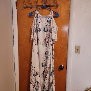 Satin like maxi dress with lace cold shoulder sleeves